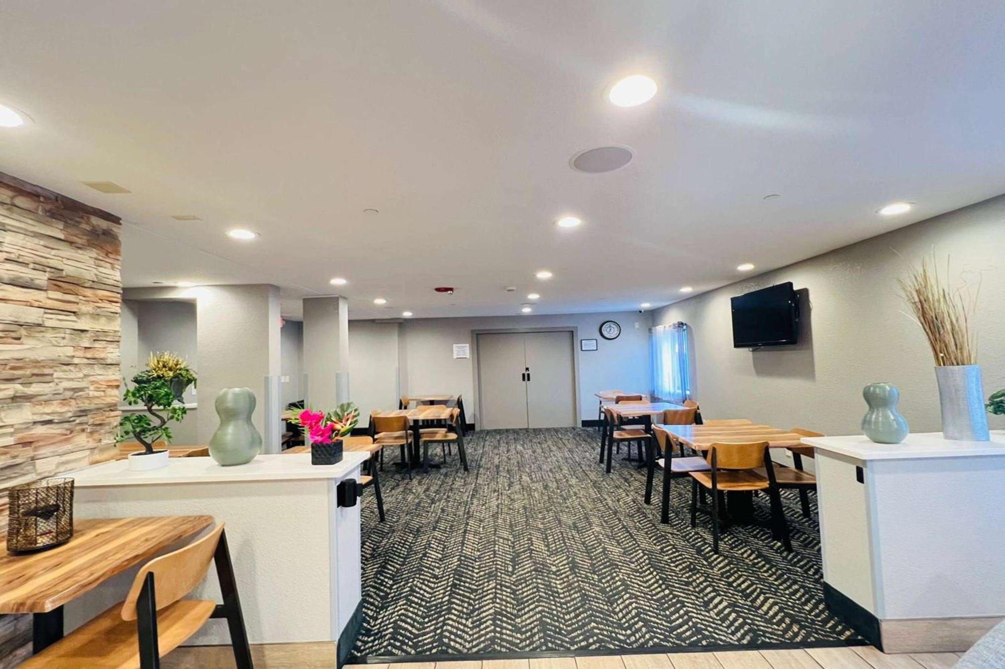 Americinn By Wyndham Glendale Milwaukee Whitefish Bay Extérieur photo