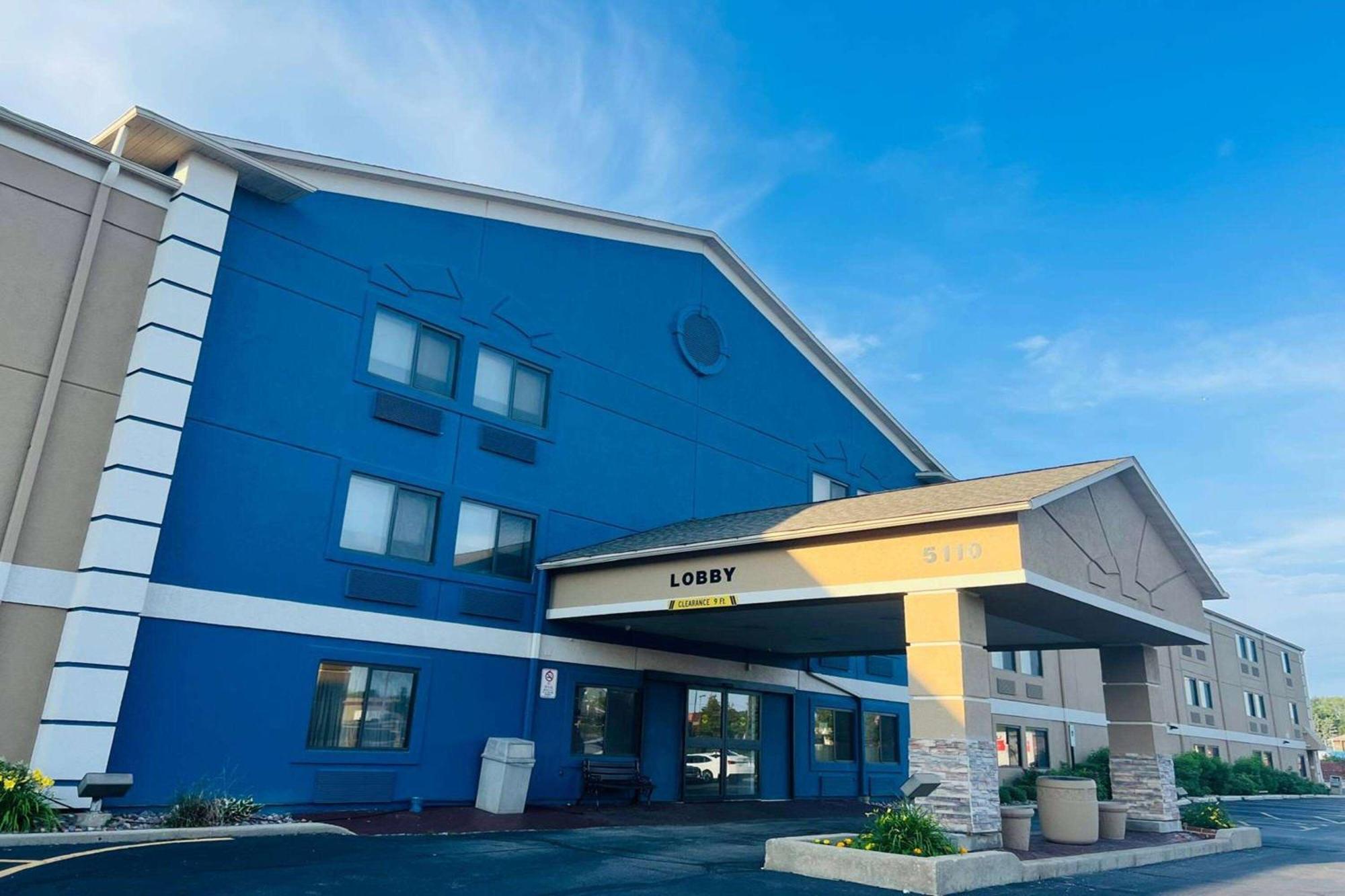 Americinn By Wyndham Glendale Milwaukee Whitefish Bay Extérieur photo