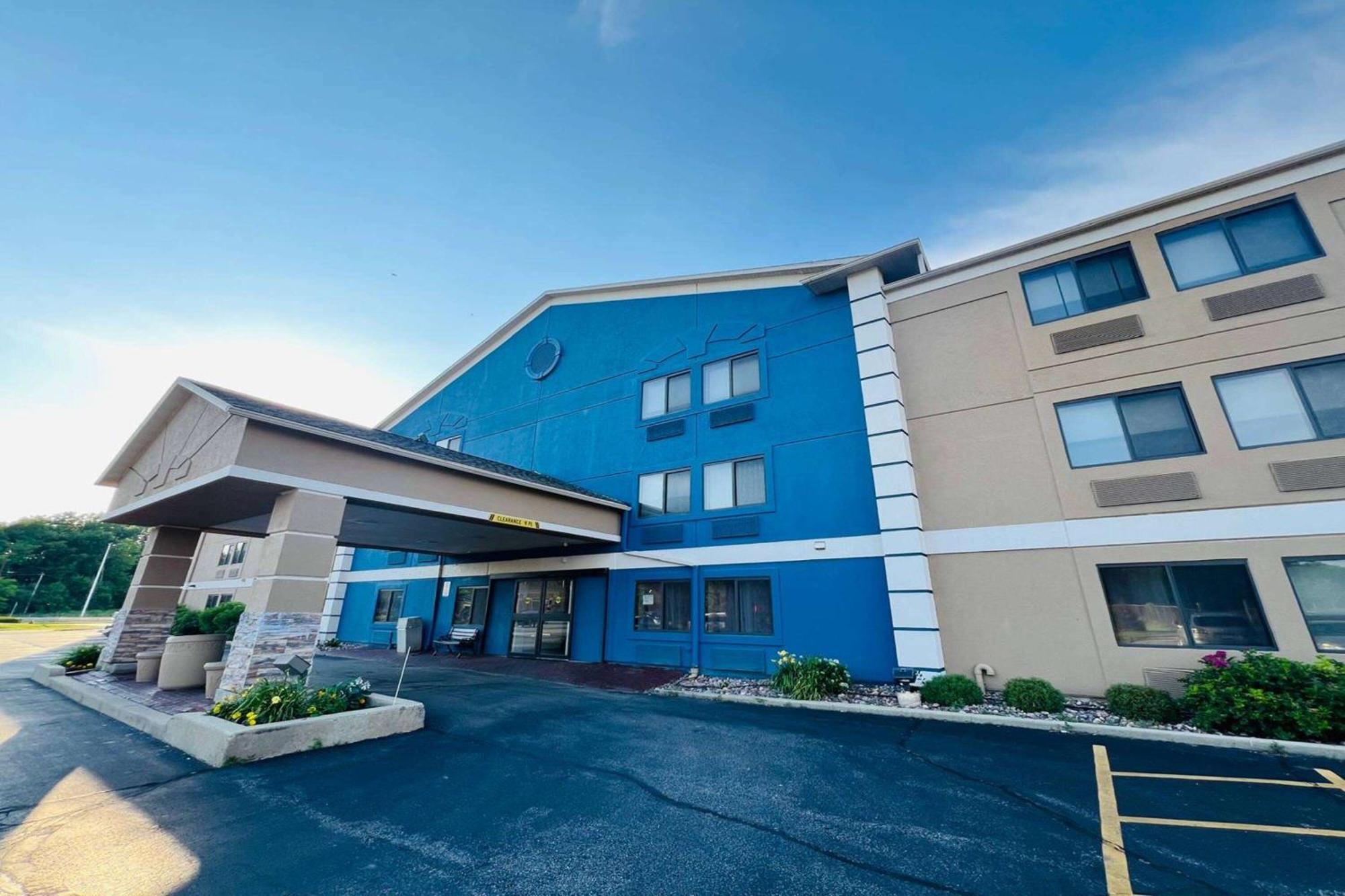 Americinn By Wyndham Glendale Milwaukee Whitefish Bay Extérieur photo