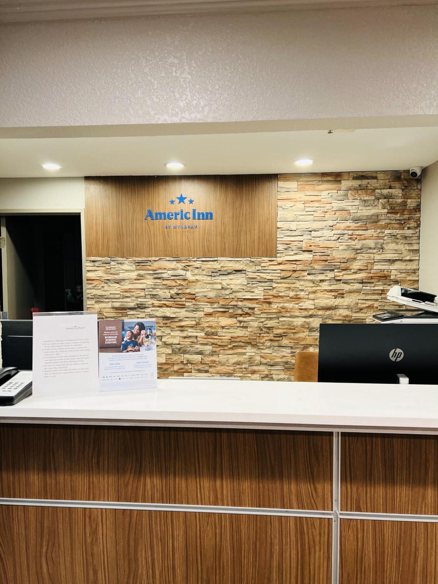 Americinn By Wyndham Glendale Milwaukee Whitefish Bay Extérieur photo